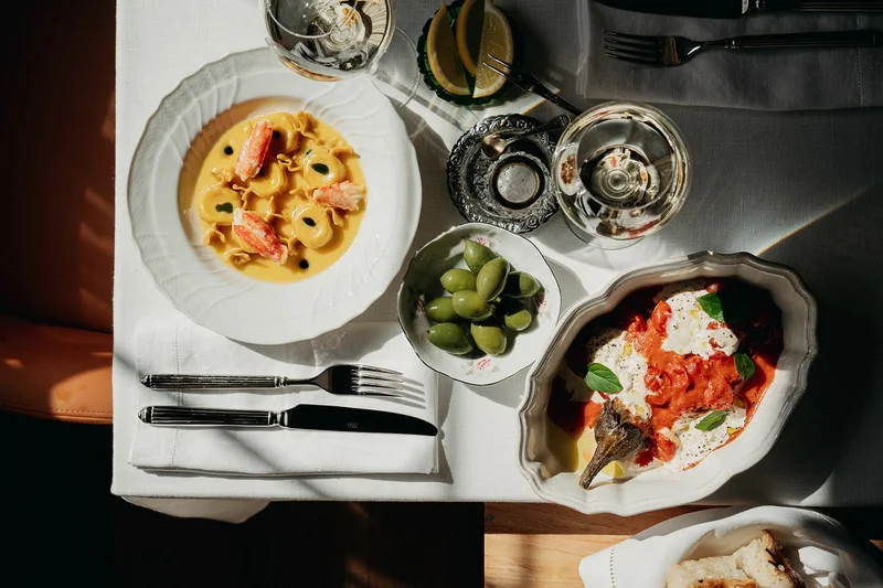 Блюда на столе — Salone pasta&bar Москва, Москва